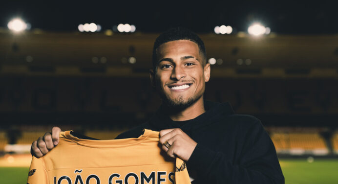 João Gomes tem número definido para atuar no Wolverhampton