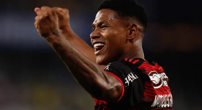 Newcastle aumenta proposta por Matheus França; Real Madrid monitora situação