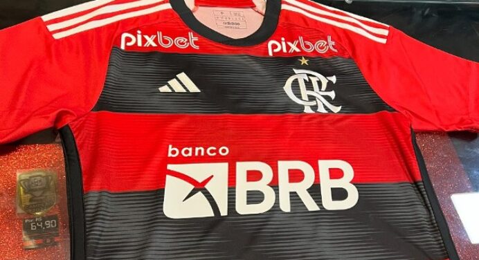 Flamengo inicia vendas de nova camisa nesta sexta-feira