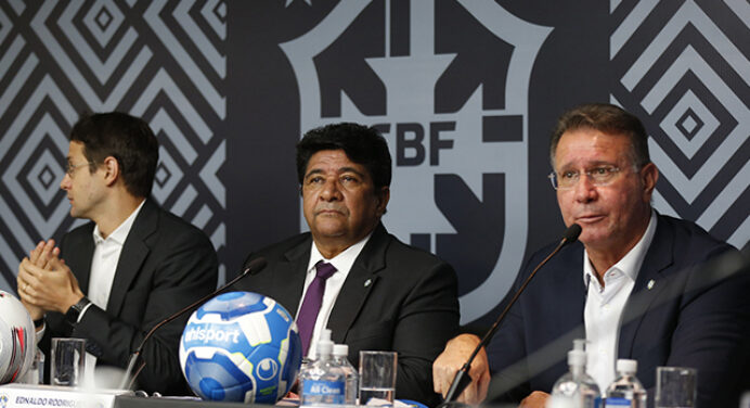 CBF aprova punição a clubes por atos homofóbicos em estádios