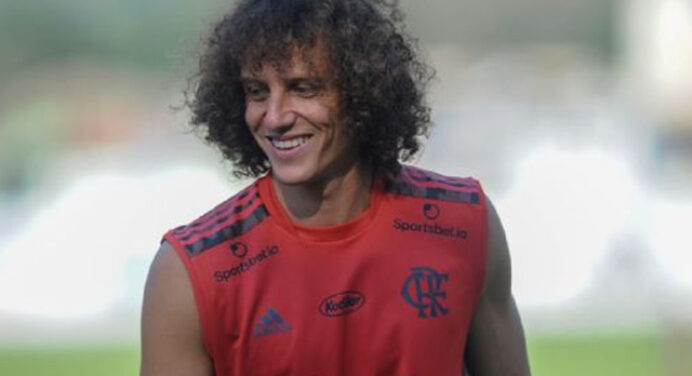 David Luiz comemora classificação do Água Santa para final do Campeonato Paulista