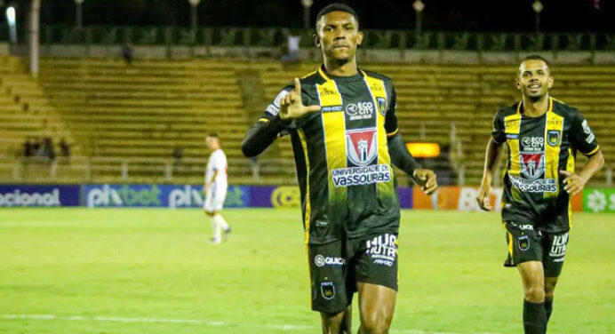 Sondado pelo Flamengo, atacante do Volta Redonda fecha pré-contrato com Fluminense