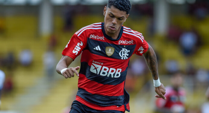 Sem espaço no time principal do Flamengo, Mateusão ganha destaque pelo sub-20