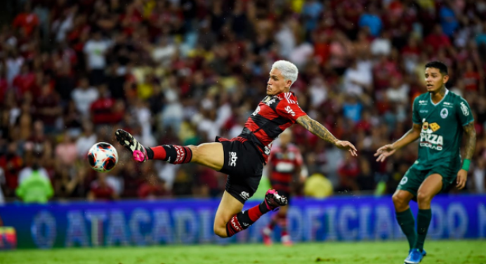 Pedro comemora 3 anos de estreia pelo Flamengo