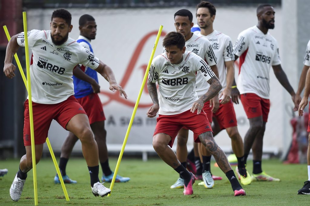 Flamengo pode garantir vaga na semifinal do Carioca em clássico contra o Botafogo