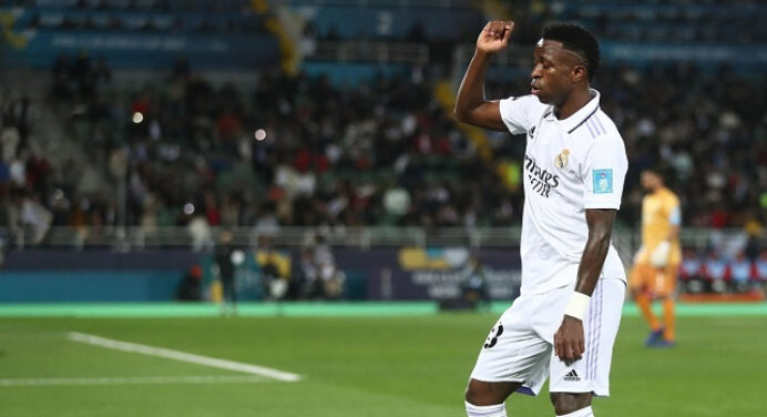 Ídolo do Real Madrid minimiza racismo sofrido por Vinicius Júnior