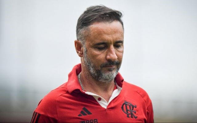 2 meses de trabalho e 3 títulos desperdiçados: Vítor Pereira luta para conquistar confiança no Flamengo