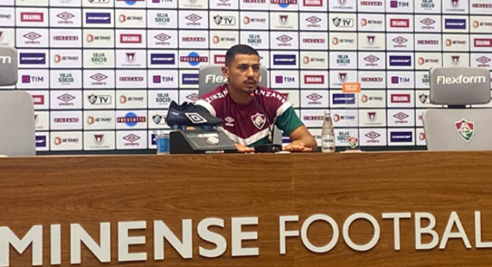 “Favoritismo é nosso”: volante do Fluminense solta opinião sobre clássico com Flamengo