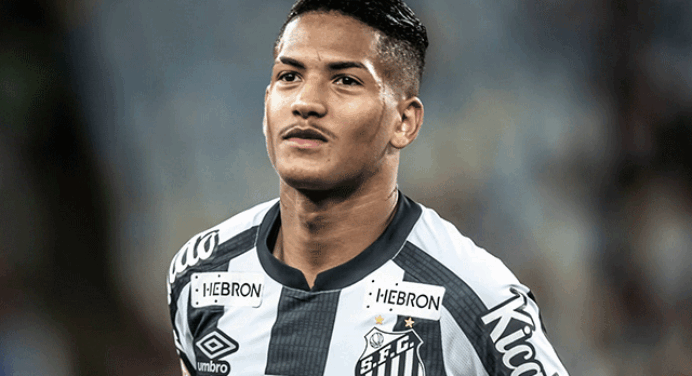 “Sou brasileiro e não desisto nunca”: Marcos Braz mantém otimismo por Ângelo no Flamengo