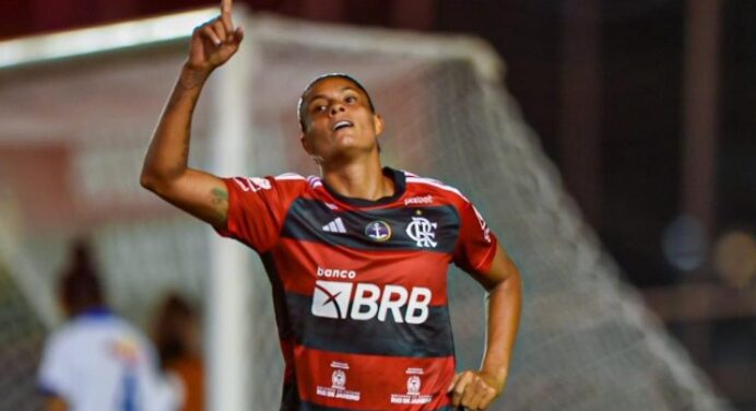 Flamengo anuncia saída de atacante
