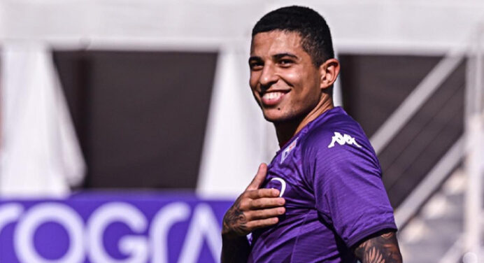 Flamengo faz contato por lateral e recebe contraproposta da Fiorentina