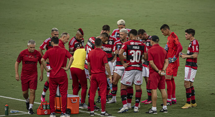 Vítor Pereira espera ter 2 reforços de última hora no Flamengo para encarar o Vasco