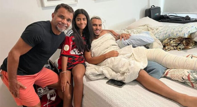Matheuzinho recebe visita inesperada durante recuperação