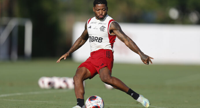 Flamengo fecha 1º dia de preparação com foco em clássico decisivo contra Fluminense