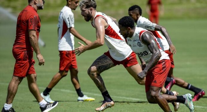 Diretoria do Flamengo confirma ter dado 42 dias de férias aos jogadores