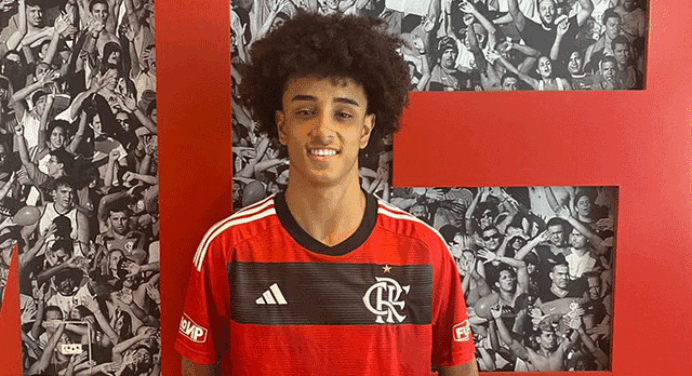 Flamengo vence concorrência de Manchester City e contrata promessa do Athletico-PR