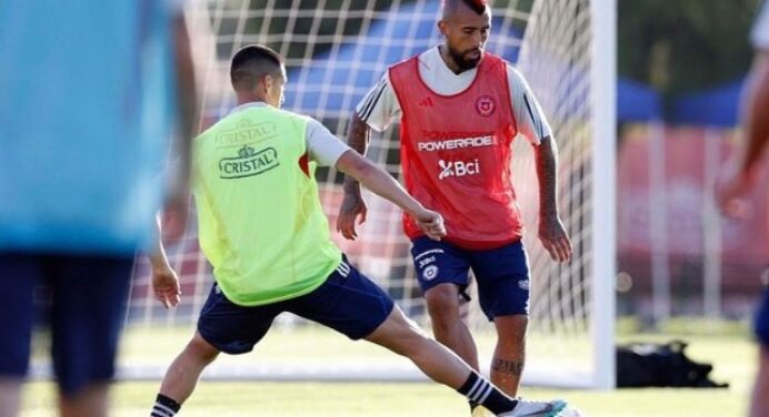 Vidal chega ao Chile e inicia preparação para amistoso da Seleção
