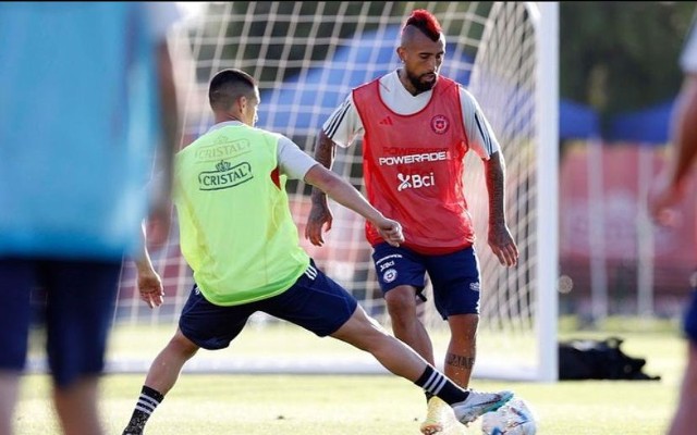 Vidal chega ao Chile e inicia preparação para amistoso da Seleção