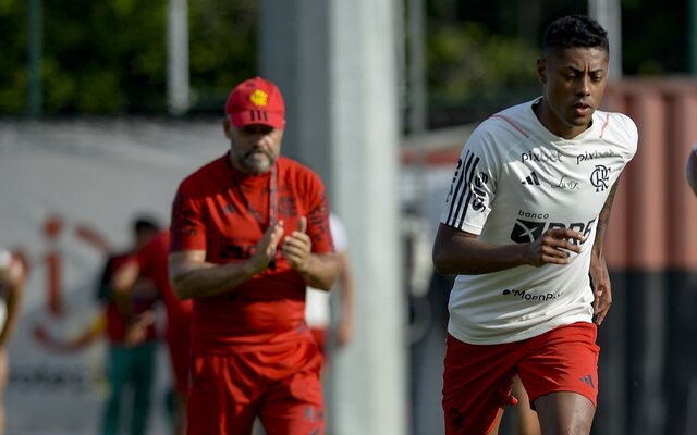 Bruno Henrique dá mais um ‘passo’ em recuperação e se aproxima de retorno aos jogos do Flamengo