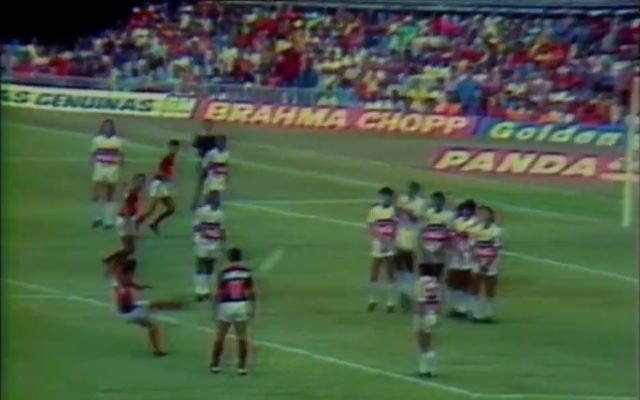 Adversário do Flamengo em 1987 revela história cômica no gol de falta mais bonito de Zico