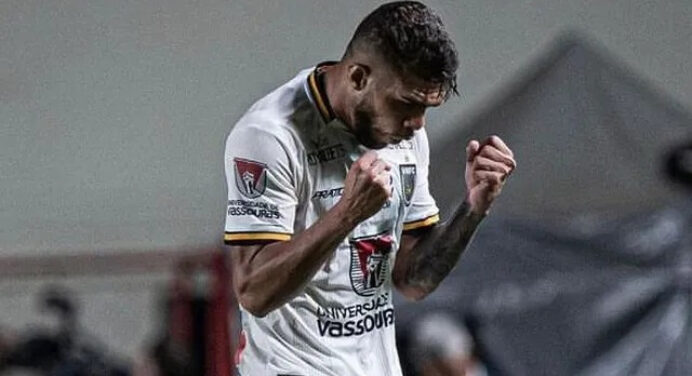 Atacante do Volta Redonda mostra caminho ao Flamengo para vencer o Fluminense