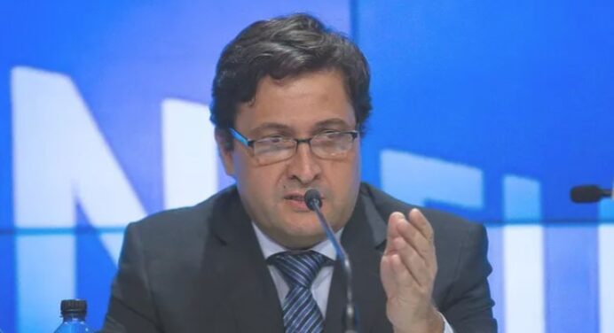 Presidente do Grêmio sai em defesa do Flamengo e critica Leila Pereira em debate sobre Liga