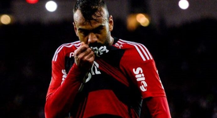 Fabrício Bruno confirma treino sob comando de Vítor Pereira nesta terça: “A gente vai se apresentar ao nosso treinador”