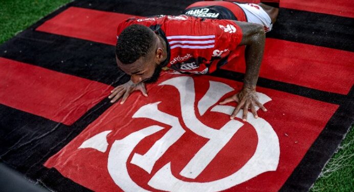 Gerson se declara ao Flamengo após goleada sobre o Maringá, pela Copa do Brasil