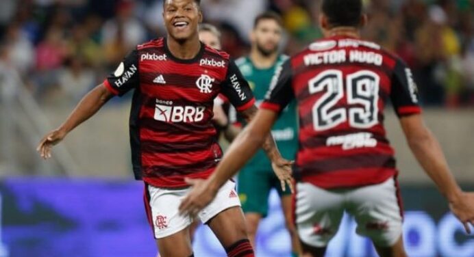 Flamengo tem 2 jogadores na lista dos mais valiosos do mundo com menos de 23 anos