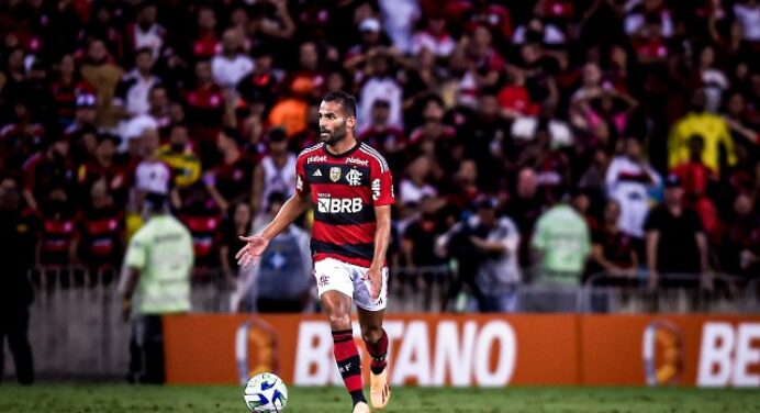 Thiago Maia ‘provoca’ e dedica gol marcado para Arrascaeta; veja vídeo