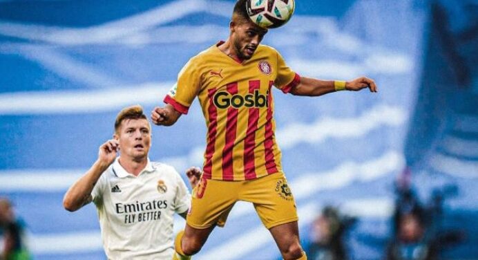Lateral cogitado no Flamengo desperta interesse do Corinthians