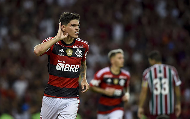Apenas 2 jogadores atuaram em todos os jogos do Flamengo na ‘Era Sampaoli’