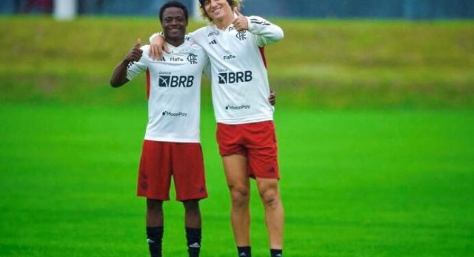 Reforço do Flamengo publica foto ao lado de David Luiz: “Muito feliz”