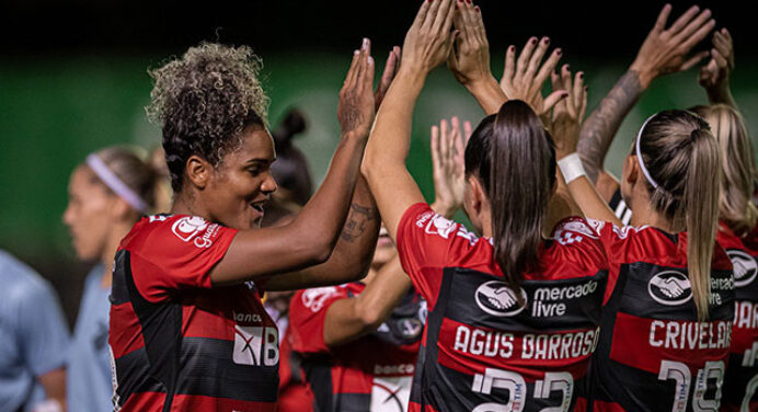 Flamengo emplaca 9 vitórias seguidas e assume liderança do Brasileirão Feminino