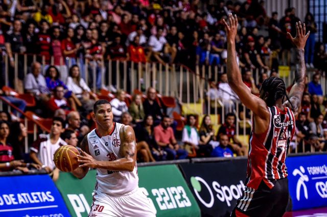 Flamengo e São Paulo iniciam confrontos das semifinais do NBB