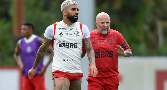Amenizar clima, unir grupo e respaldar Sampaoli: veja detalhes de reunião interna no Flamengo