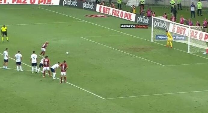 Gabigol para na trave em batida de pênalti, e Flamengo não sai do empate com Cruzeiro pelo Brasileirão