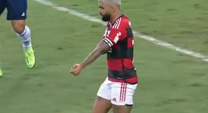 Gabigol perde pênalti e deixa torcedores do Flamengo revoltados