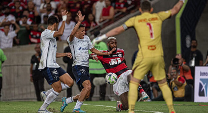 Flamengo perde posições após empate com Cruzeiro; veja tabela atualizada do Brasileirão