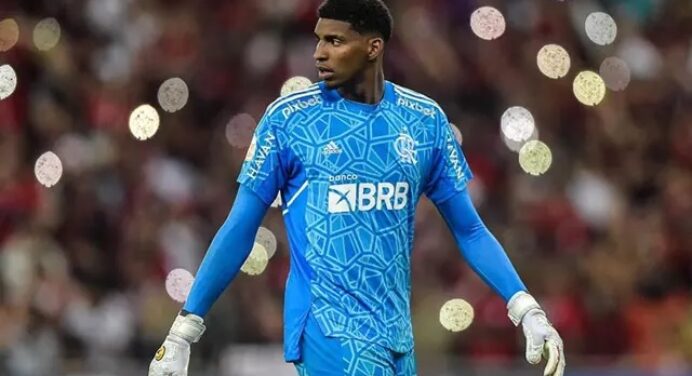 Hugo Souza recebe 3 propostas para deixar o Flamengo