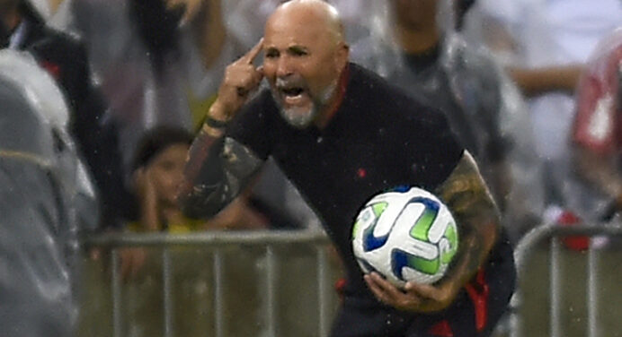 Sampaoli entra na justiça contra apresentador de TV brasileira
