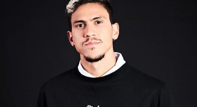 Flamengo lança nova linha de camisas para torcedores