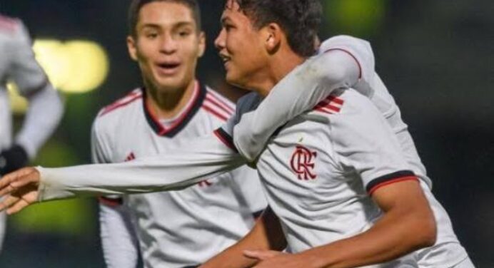 Flamengo vence Red Bull Academy e avança à final de torneio Sub-14 na Itália