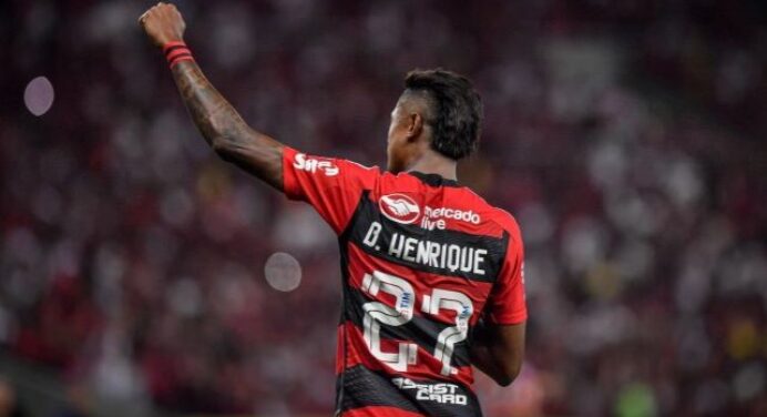 Bruno Henrique sente dores e preocupa Flamengo para ‘decisão’ da Copa do Brasil
