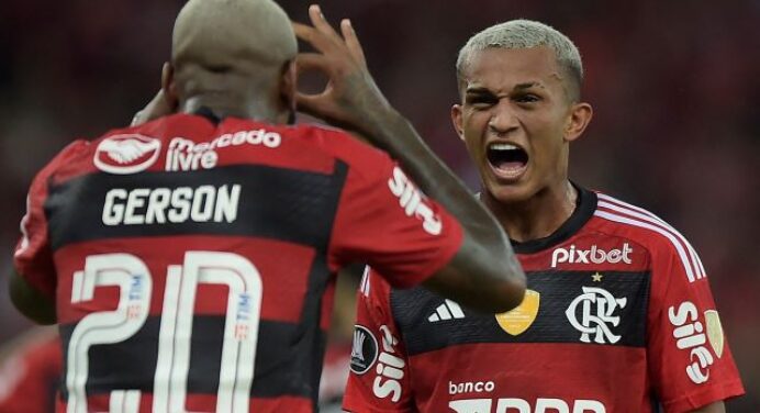 “Nunca critiquei”: Wesley marca golaço na Libertadores e empolga torcedores do Flamengo