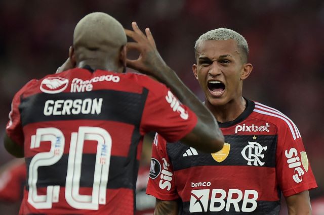 Cria do Flamengo, Wesley organiza jogo beneficente em bairro de  Florianópolis - Coluna do Fla