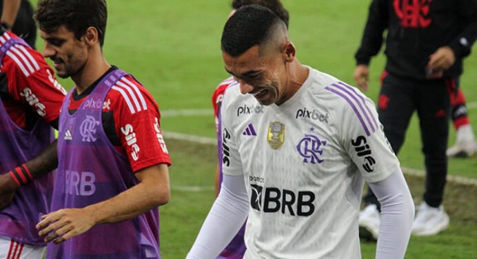 Time da Série A abre conversas para contratar goleiro Santos, do Flamengo