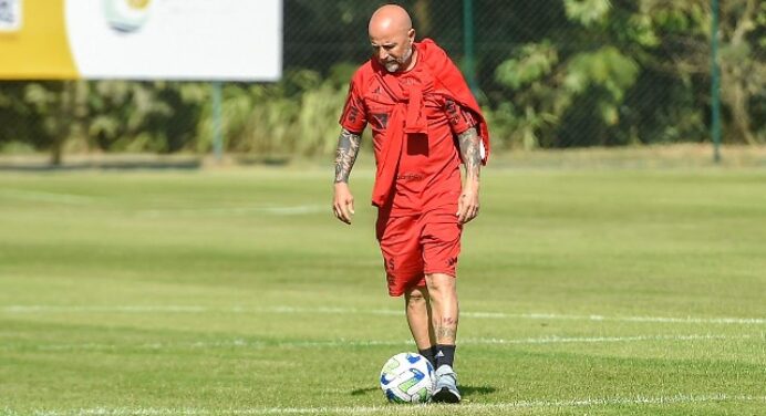 Jornalista detalha “duelo interno” de Sampaoli com jogadores do Flamengo