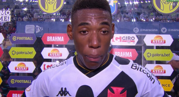 “Vai ser difícil dormir”: zagueiro do Vasco fica com choro ‘engasgado’ após amasso do Flamengo