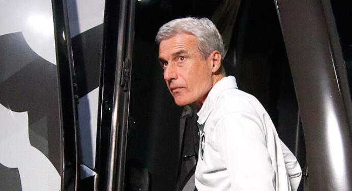 Ex-técnico do Botafogo, Luis Castro quebra silêncio sobre ter recebido proposta do Flamengo